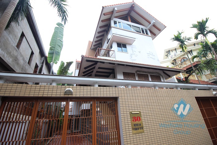 Lakeside villa with swimming pool for rent in Tay Ho, Hanoi